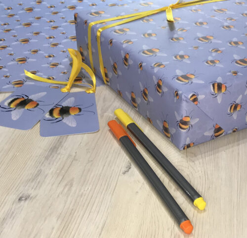 bees-gift-wrap